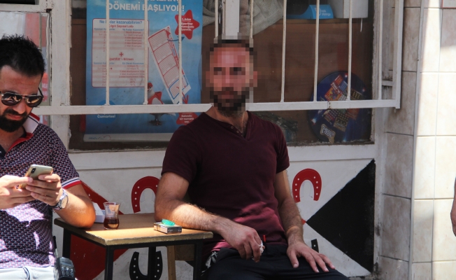 Önce bıçakladı, sonra yardımına koşup yarasına tampon yaptı