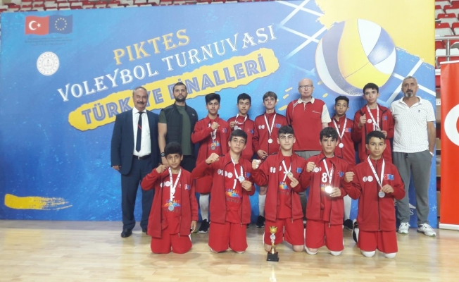 Şehit Yüksel Kılınç Ortaokulu Türkiye ikincisi