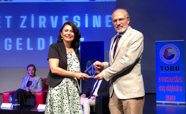 “Türkiye Ticaret Zirvesi”nde İnovasyon Ödülü sahibini buldu “Türkiye Ticaret Zirvesi”nde İnovasyon Ödülü sahibini buldu