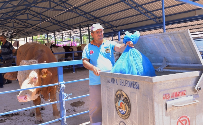 Alanya Belediyesinden “Kurban atıklarını poşetleyerek çöpe atalım” uyarısı