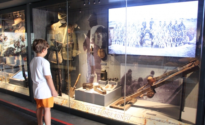 Çanakkale Savaşları Mobil Müzesi Kaş’ta ziyarete açıldı