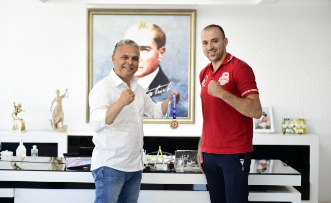 Muratpaşa’nın “Kızıl Fırtınası” altın madalya sözü verdi Muratpaşa’nın “Kızıl Fırtınası” altın madalya sözü verdi