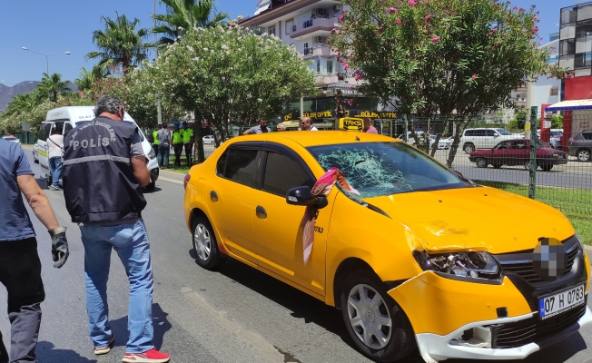 Yaya geçidinden geçen kadına çarpan ticari taksi şoförü tutuklandı