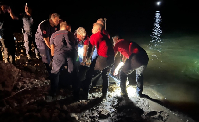 Antalya’da baraja giren 18 yaşındaki genç hayatını kaybetti Antalya’da baraja giren 18 yaşındaki genç hayatını kaybetti