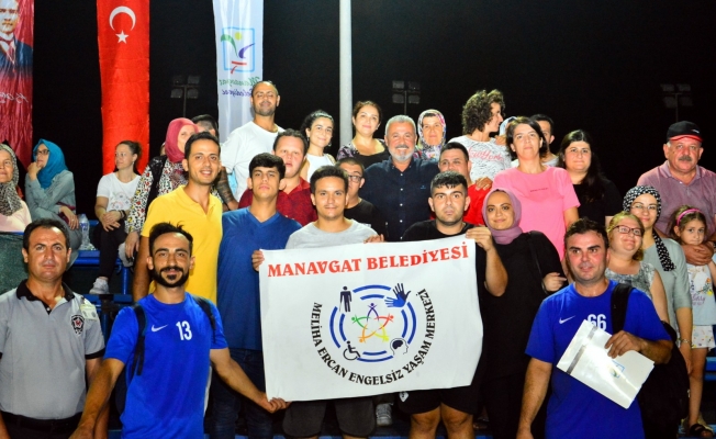 Manavgat’ta plaj futbolu heyecanı başladı