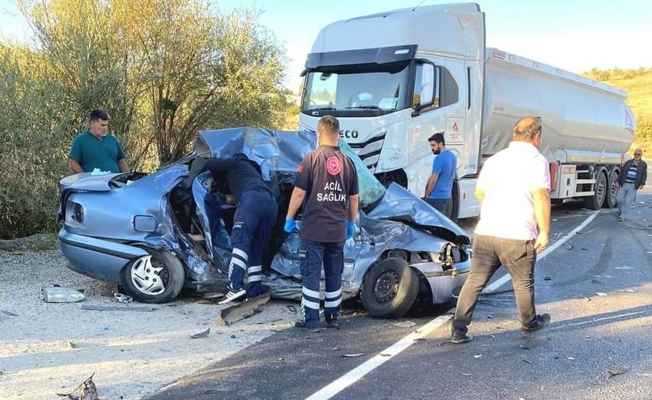 Antalya'da trafik kazası 4 Ölü, 1 Yaralı Antalya'da trafik kazası 4 Ölü, 1 Yaralı