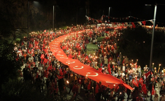 Antalya’da coşkulu kutlama
