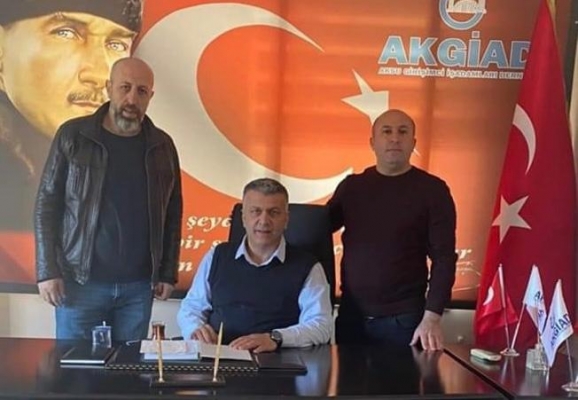 AKGİAD Kasasında ki bütün parayı depremzedelere bağışladı