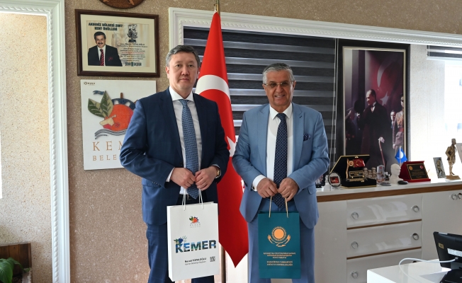 Antalya'ya 500 bin Kazak uyruklu turist bekleniyor Antalya'ya 500 bin Kazak uyruklu turist bekleniyor