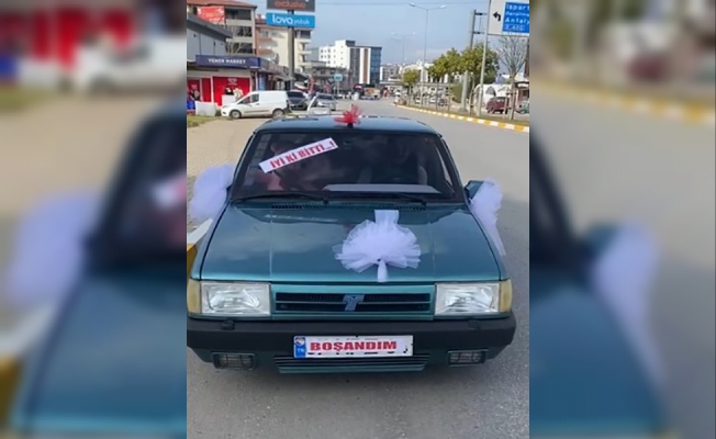 Boşandıktan sonra şehir turu yaparak kutladı Boşandıktan sonra şehir turu yaparak kutladı