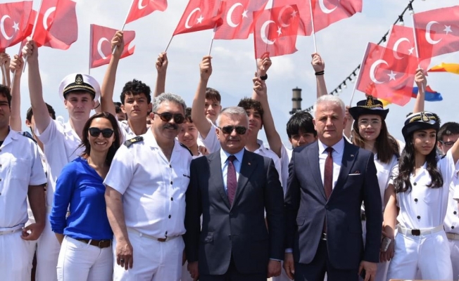19 Mayıs Atatürk'ü Anma, Gençlik ve Spor Bayramı Antalya'da coşkuyla kutlandı