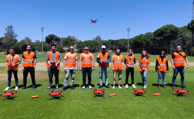 Antalya'da sahillerinde kadın dron pilotları hayat kurtaracak Antalya'da sahillerinde kadın dron pilotları hayat kurtaracak