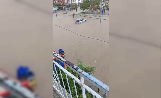 Antalya’da 15 dakikalık yağmur hayatı felç etti, bir saatte hayat normale döndü Antalya’da 15 dakikalık yağmur hayatı felç etti, bir saatte hayat normale döndü