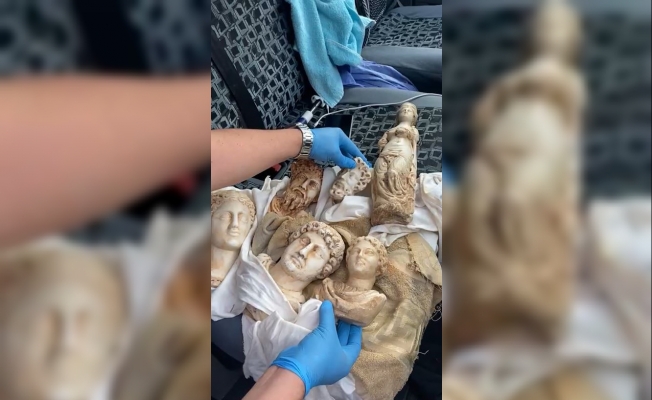 Antalya’da tarihi eser operasyonu: 4 gözaltı Antalya’da tarihi eser operasyonu: 4 gözaltı