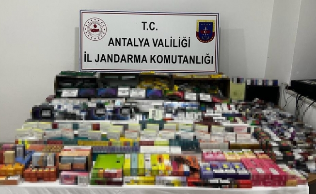 Manavgat’ta kaçak sigara ve tütün operasyonu: 2 gözaltı Manavgat’ta kaçak sigara ve tütün operasyonu: 2 gözaltı