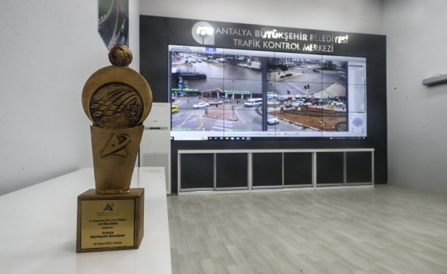 Akıllı Kavşak Kontrol Merkezi ödül aldı Akıllı Kavşak Kontrol Merkezi ödül aldı