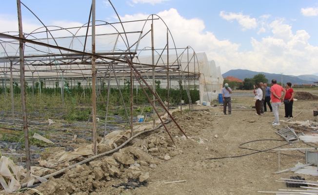 Hortum ve dolunun vurduğu üreticiye sera naylonu desteği Hortum ve dolunun vurduğu üreticiye sera naylonu desteği
