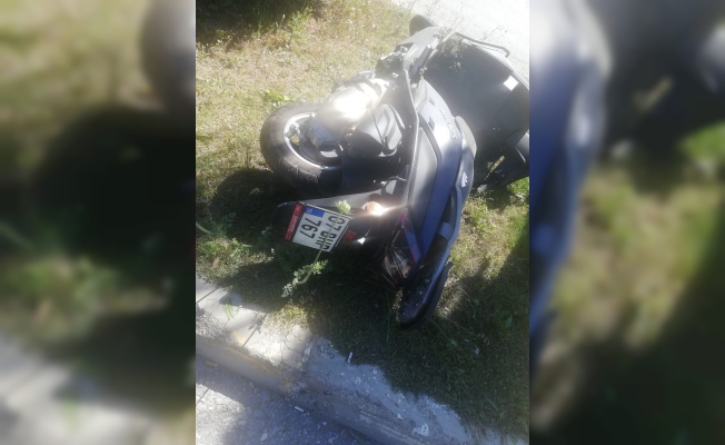 Motosikletiyle palmiyeye çarpan İngiliz turist öldü Motosikletiyle palmiyeye çarpan İngiliz turist öldü