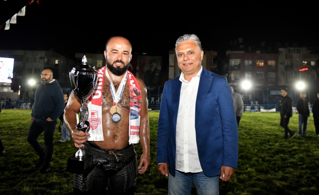  Orhan Okulu liderlik koltuğunda