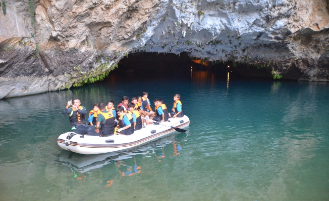 Altınbeşik Mağarası'nı bayram tatilinde 10 bin kişi ziyaret etti