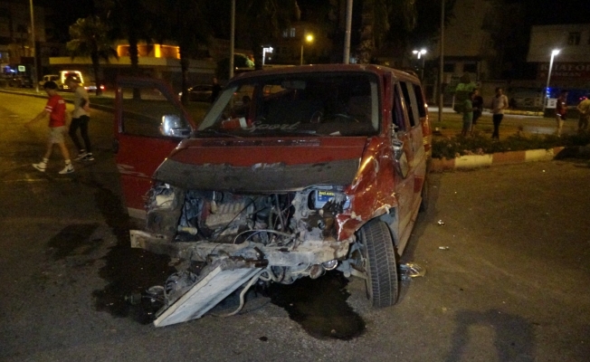 Antalya'da feci kaza! Antalya'da feci kaza!