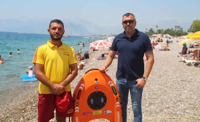 Antalya plajlarında 3 cankurtaran robot görev başında