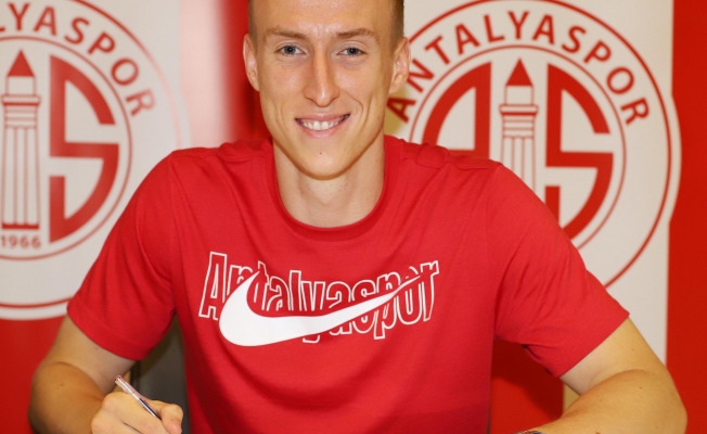 Antalyaspor, Adam Buksa'yı transfer etti