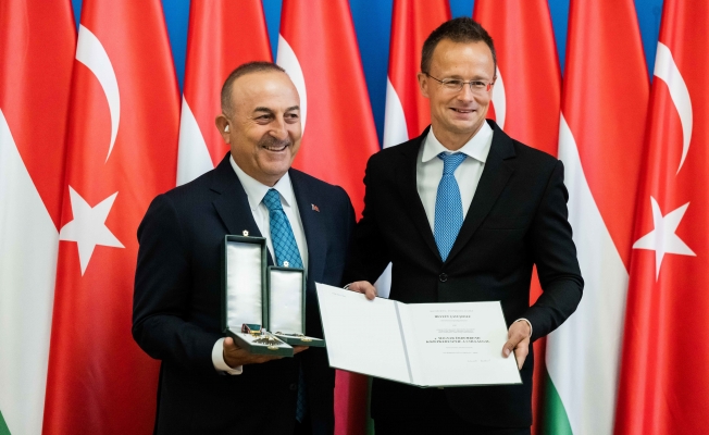 Eski Dışişleri Bakanı Çavuşoğlu’na Macaristan’dan ‘Liyakat Nişanı’ madalyası Eski Dışişleri Bakanı Çavuşoğlu’na Macaristan’dan ‘Liyakat Nişanı’ madalyası