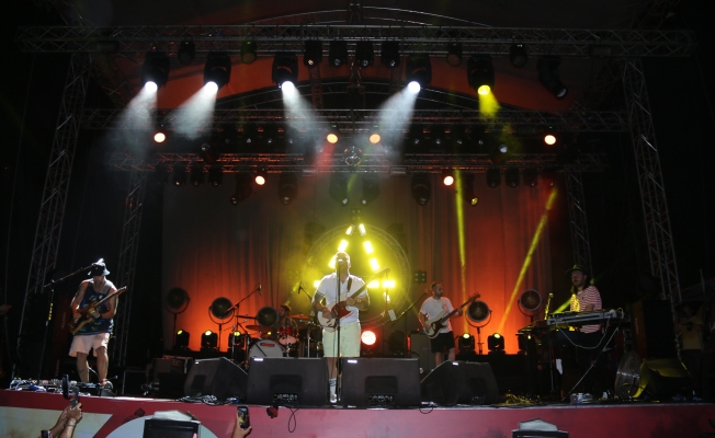 Athena grubundan Antalya'da Zafer Bayramı konseri