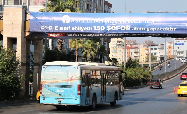 Dev afişler de çözüm olmadı Dev afişler de çözüm olmadı