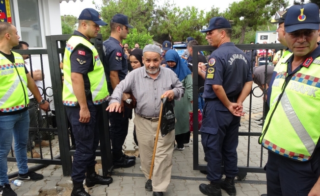 Manavgat'ta yakalanan 270 göçmenle ilgili 2 şüpheli tutuklandı Manavgat'ta yakalanan 270 göçmenle ilgili 2 şüpheli tutuklandı