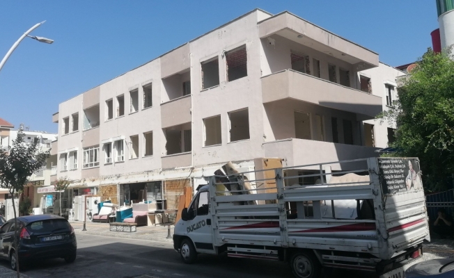 Antalya'da riskli yapımın yıkımında gerginlik Antalya'da riskli yapımın yıkımında gerginlik
