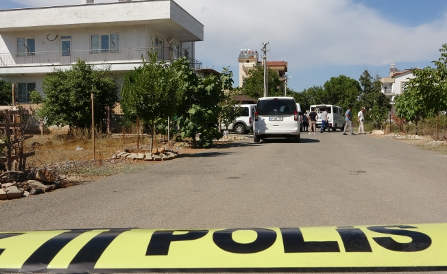 Antalya'da tartıştığı 2 çocuk annesi eşini banyoda av tüfeği ile öldürdü