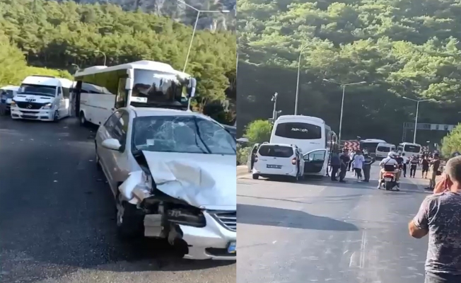 Antalya’da 12 araç birbirine girdi: 2 yaralı Antalya’da 12 araç birbirine girdi: 2 yaralı