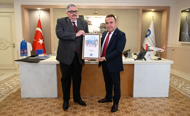  Başkan Böcek: “90 bin Rus konut aldı”