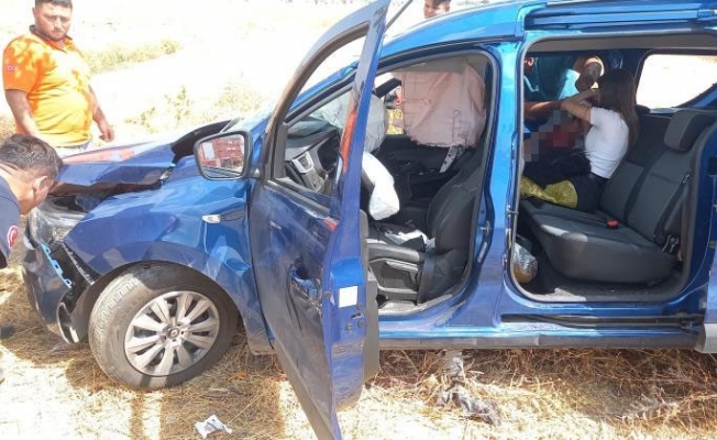 Korkuteli’nde zincirleme kaza: 2’si ağır 6 yaralı Korkuteli’nde zincirleme kaza: 2’si ağır 6 yaralı
