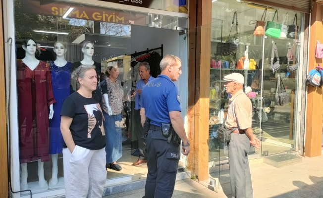 Antalya'da bıçaklı kavga: 1 yaralı Antalya'da bıçaklı kavga: 1 yaralı