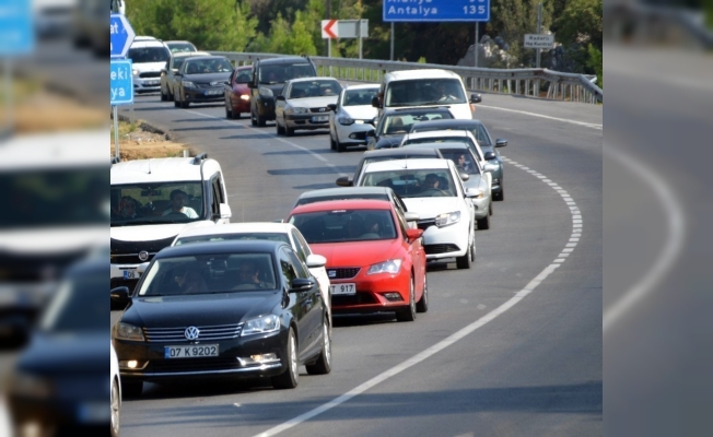 Antalya'da motorlu kara taşıtları sayısı 1 milyon 423 bin 136 oldu