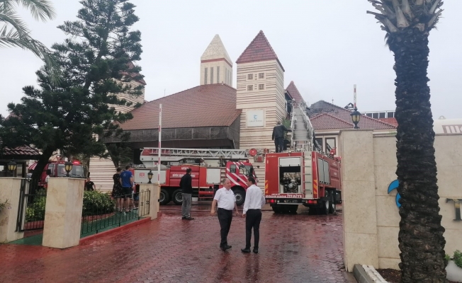 Antalya’da 5 yıldızlı otelde korkutan yangın Antalya’da 5 yıldızlı otelde korkutan yangın
