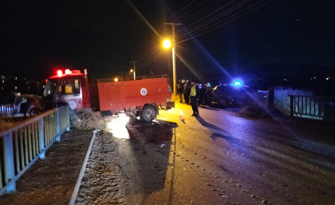 Antalya’da itfaiye aracı ile otomobil çarpıştı: 2 yaralı Antalya’da itfaiye aracı ile otomobil çarpıştı: 2 yaralı