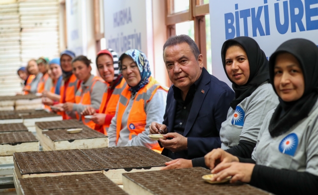 Başkan Böcek’ten personeline 100. Yıl ikramiyesi