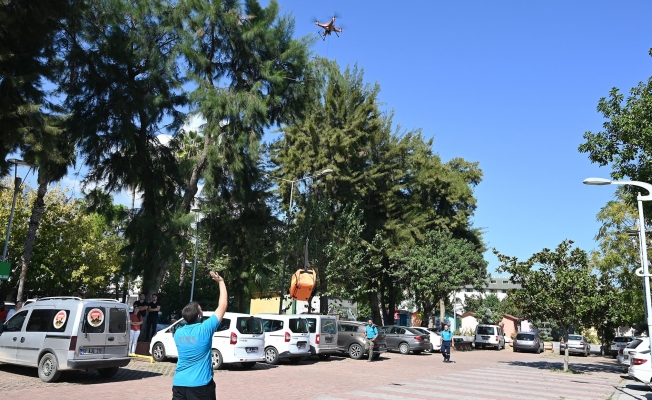 Belediye personeline ilk yardım çantası dronla geldi Belediye personeline ilk yardım çantası dronla geldi