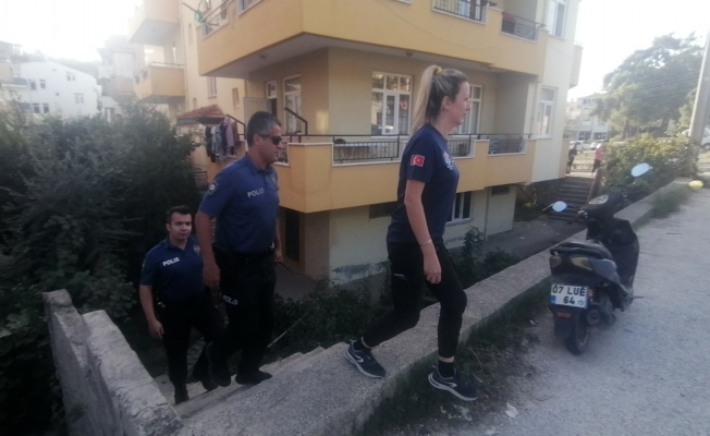 Bir kadının 'Eşime ve oğluma ulaşamıyorum' ihbarı polisi alarma geçirdi Bir kadının 'Eşime ve oğluma ulaşamıyorum' ihbarı polisi alarma geçirdi