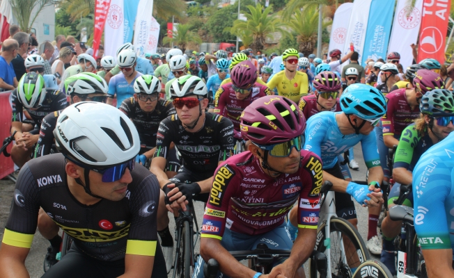 Cumhurbaşkanlığı Türkiye Bisiklet Turu'nda Alanya-Antalya etabının startı verildi