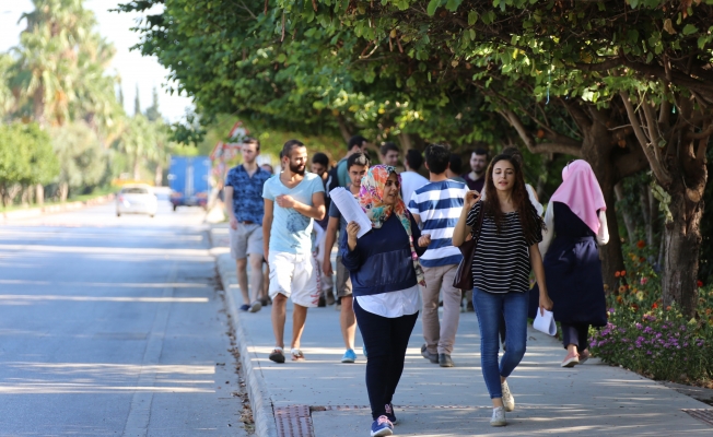 Üniversiteye yeni başlayan öğrencilere 14 bin TL burs tuzağı