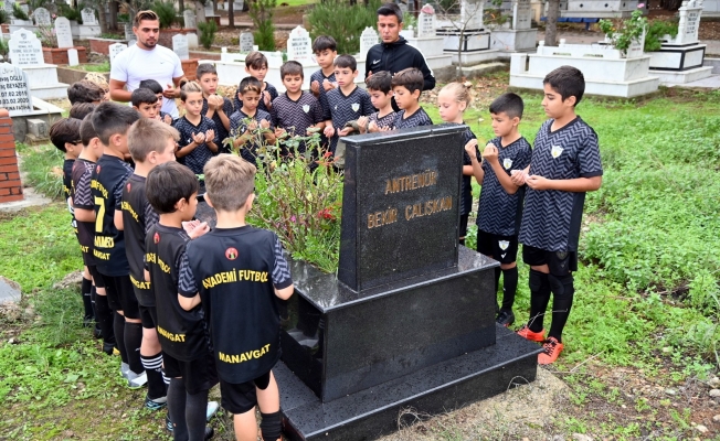 Manavgat Belediyesi’nden Bekir Çalışkan anısına futbol turnuvası Manavgat Belediyesi’nden Bekir Çalışkan anısına futbol turnuvası
