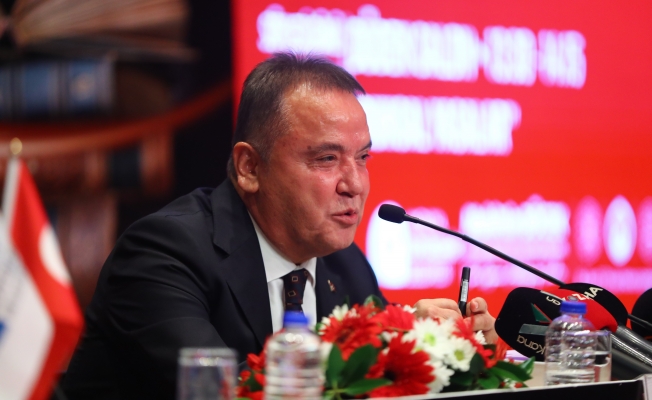 Muhittin Böcek'ten adaylık açıklaması: "Suskunluğumuz asaletimizdendir" Muhittin Böcek'ten adaylık açıklaması: "Suskunluğumuz asaletimizdendir"