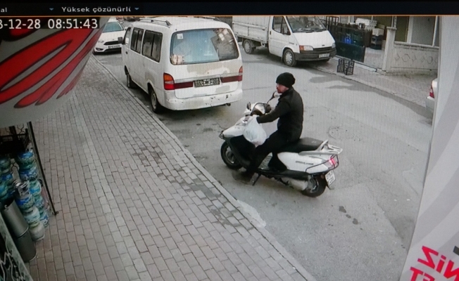 Anahtarını üzerinde bıraktığı motosikleti çalındı Anahtarını üzerinde bıraktığı motosikleti çalındı
