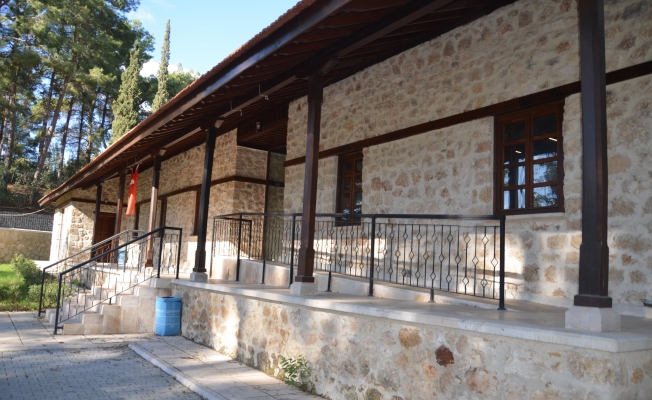 Antalya'da 90 yıllık “Taş Mektep” restore edilerek kütüphaneye dönüştürüldü