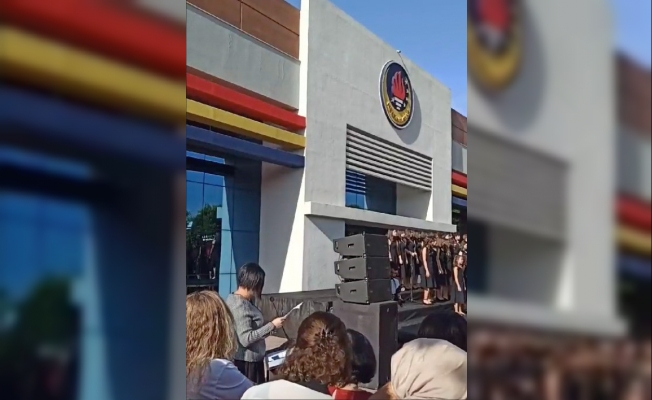 Cumhuriyet Bayramı'ndaki siyasi içerikli konuşmasıyla gündem olan öğretmen hakkında iş akdi feshi kararı Cumhuriyet Bayramı'ndaki siyasi içerikli konuşmasıyla gündem olan öğretmen hakkında iş akdi feshi kararı